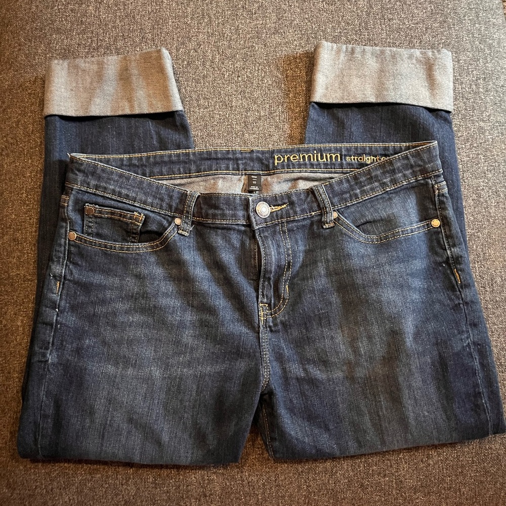 Cropped Gap jeans
